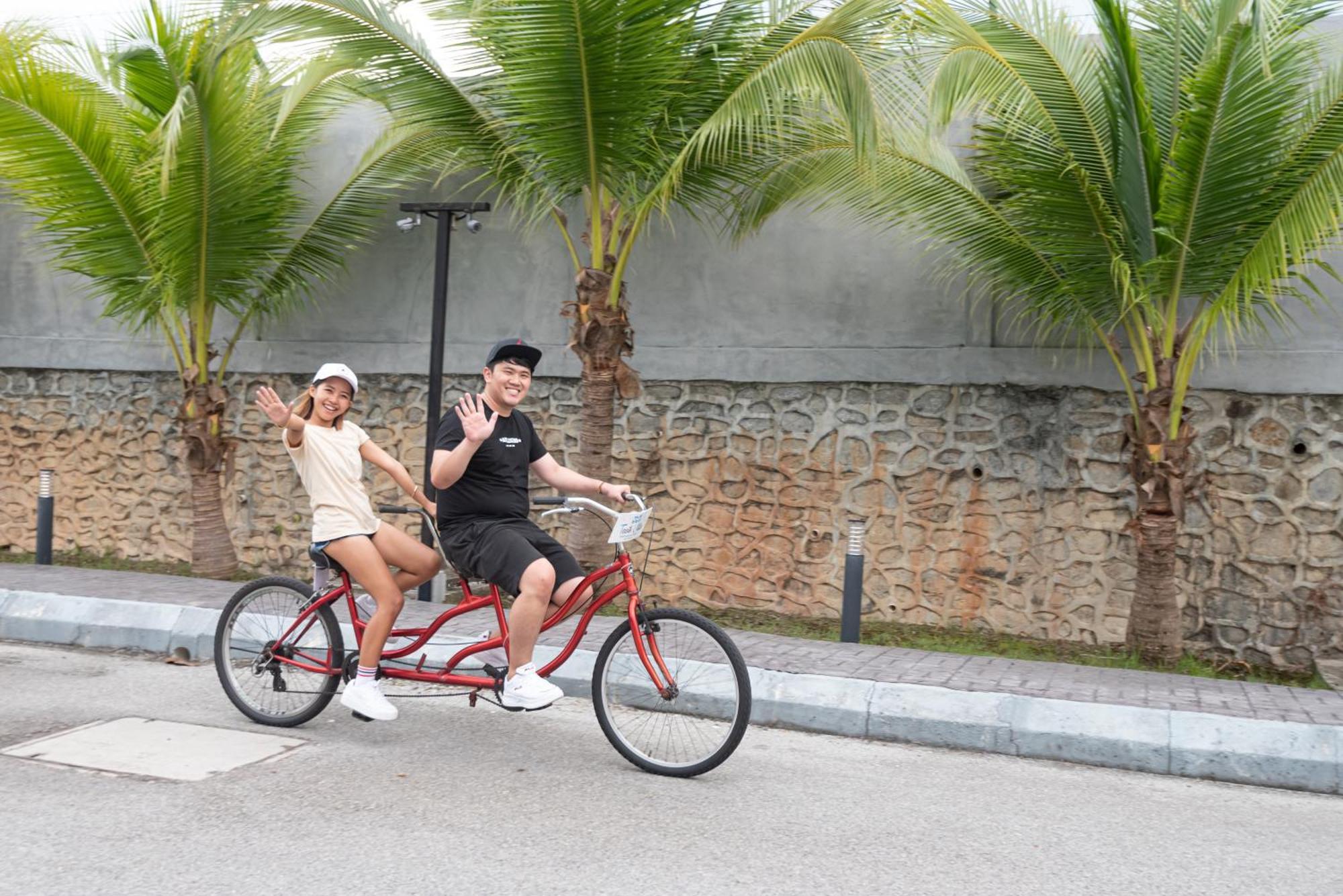 Tasik Villa International Resort Port Dickson Esterno foto Tandem bicycle