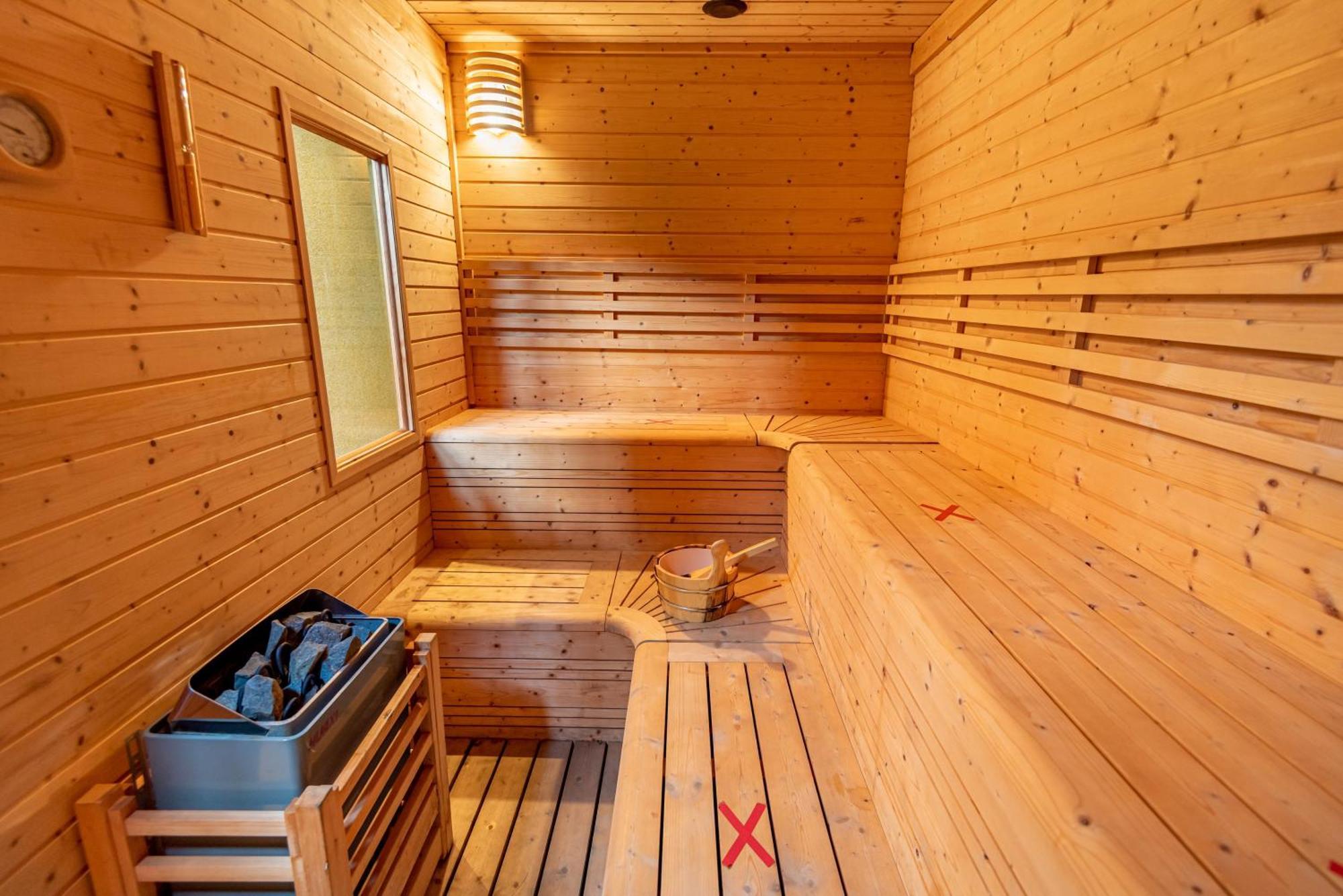 Tasik Villa International Resort Port Dickson Esterno foto A Finnish sauna