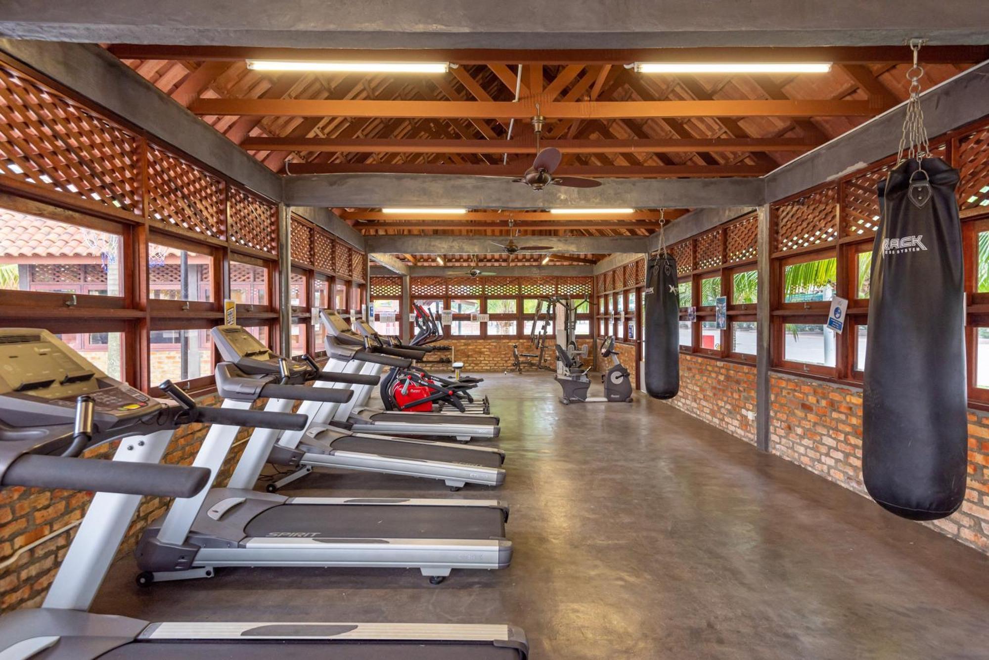 Tasik Villa International Resort Port Dickson Esterno foto The gym at the resort