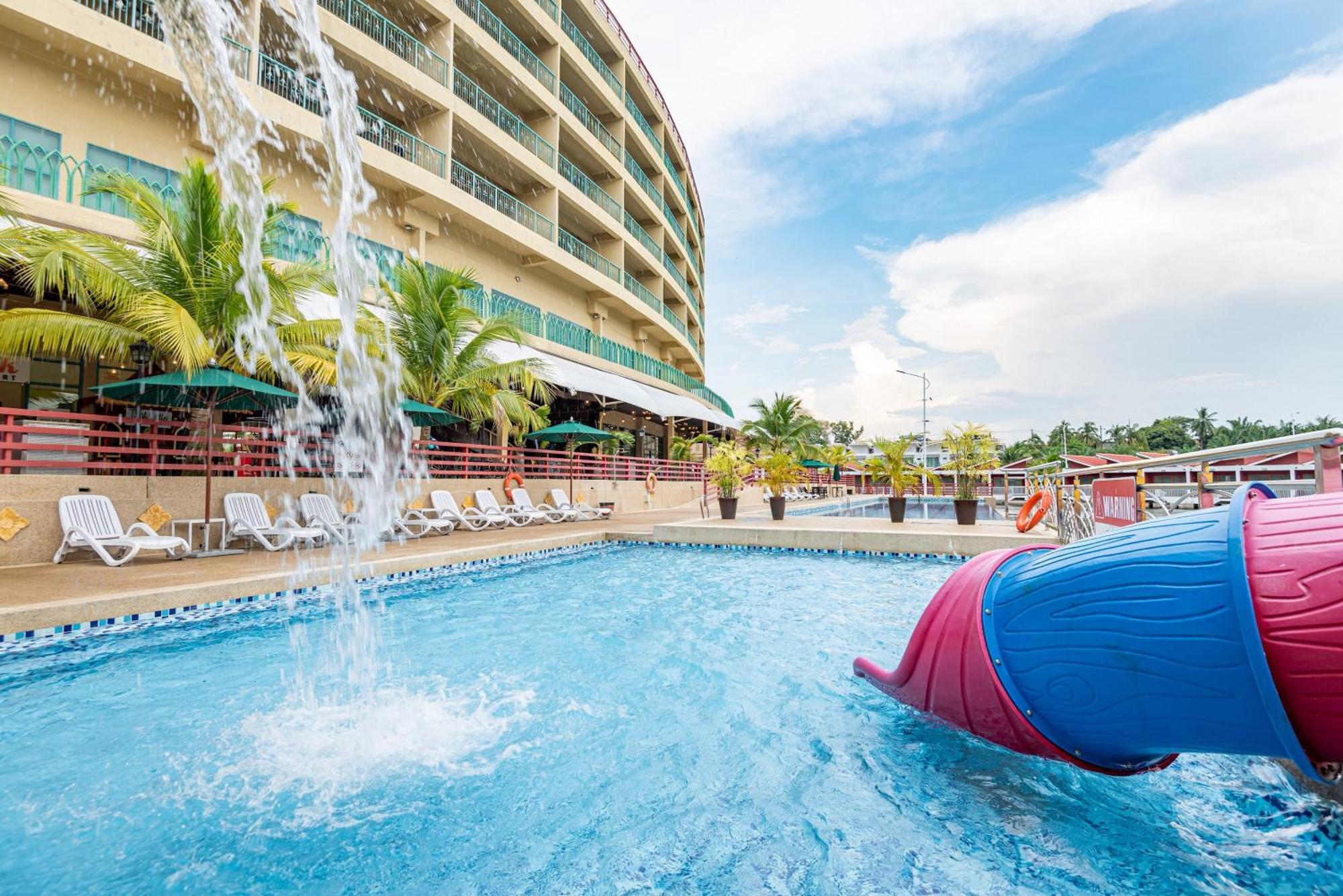Tasik Villa International Resort Port Dickson Esterno foto Waterpark