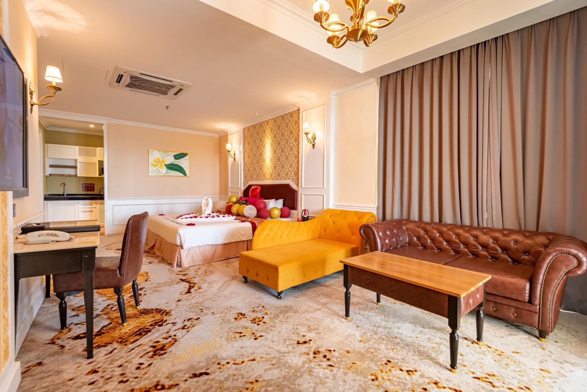 Tasik Villa International Resort Port Dickson Esterno foto Suite room