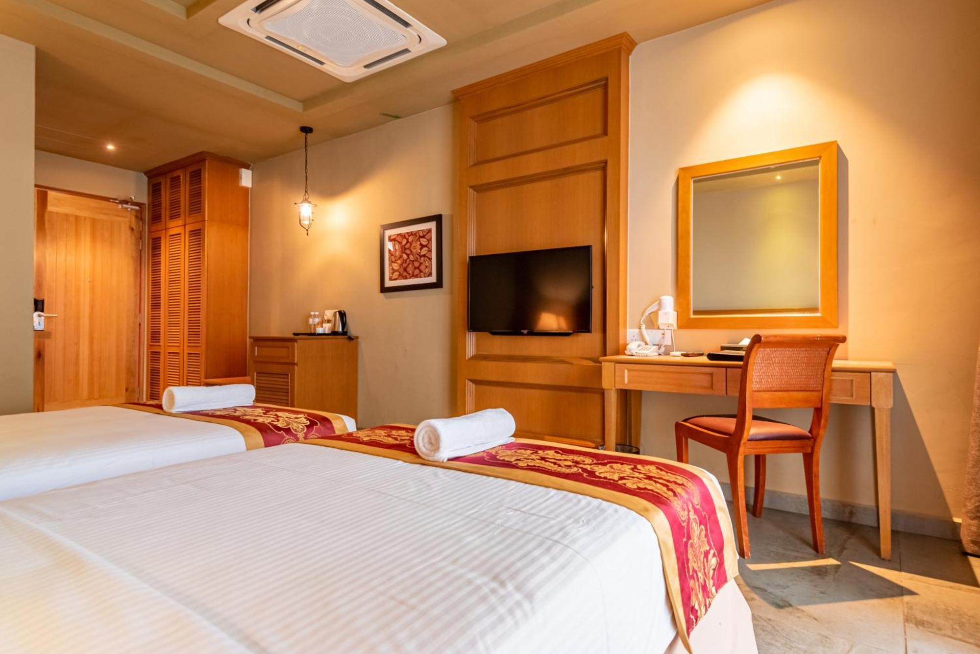 Tasik Villa International Resort Port Dickson Esterno foto Deluxe Room