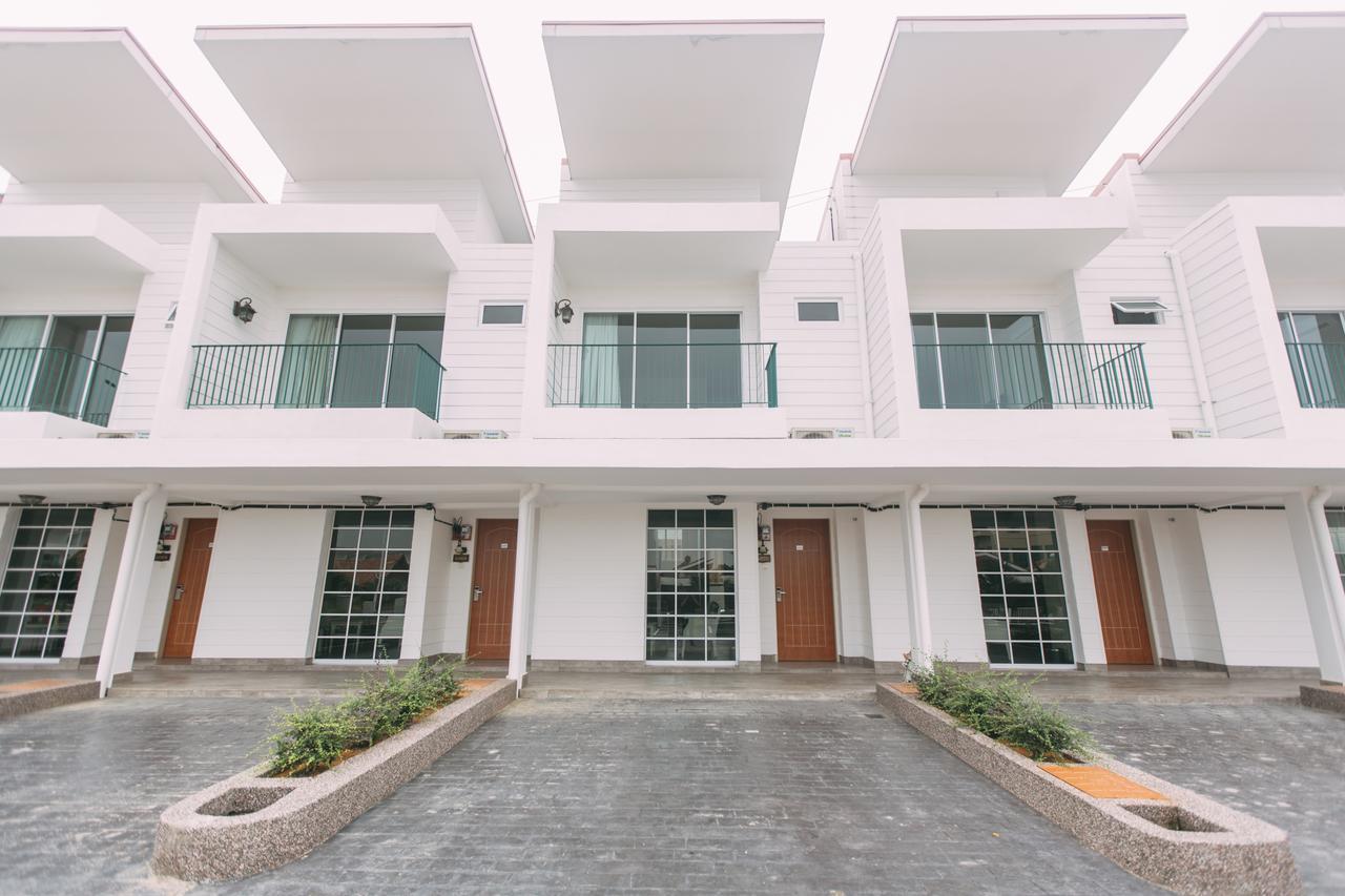 Tasik Villa International Resort Port Dickson Esterno foto The new residence hall